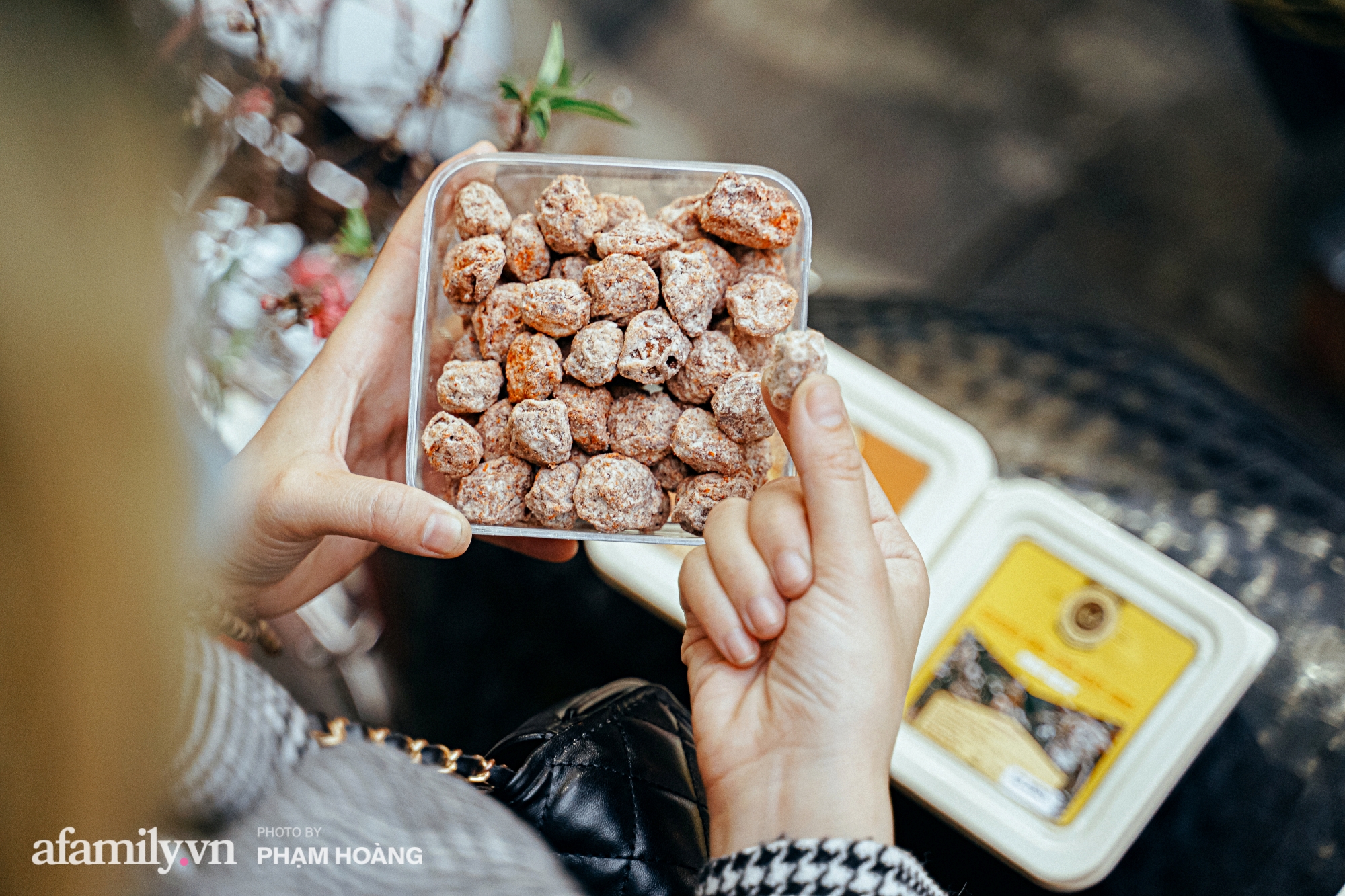 Chuyện về gia tộc kín tiếng chủ tiệm ô mai cổ truyền phố Hàng Da, với 3 thế hệ truyền thừa và lời đồn về món ô mai đặc biệt chỉ được bán đúng 7 ngày giáp Tết - Ảnh 6.