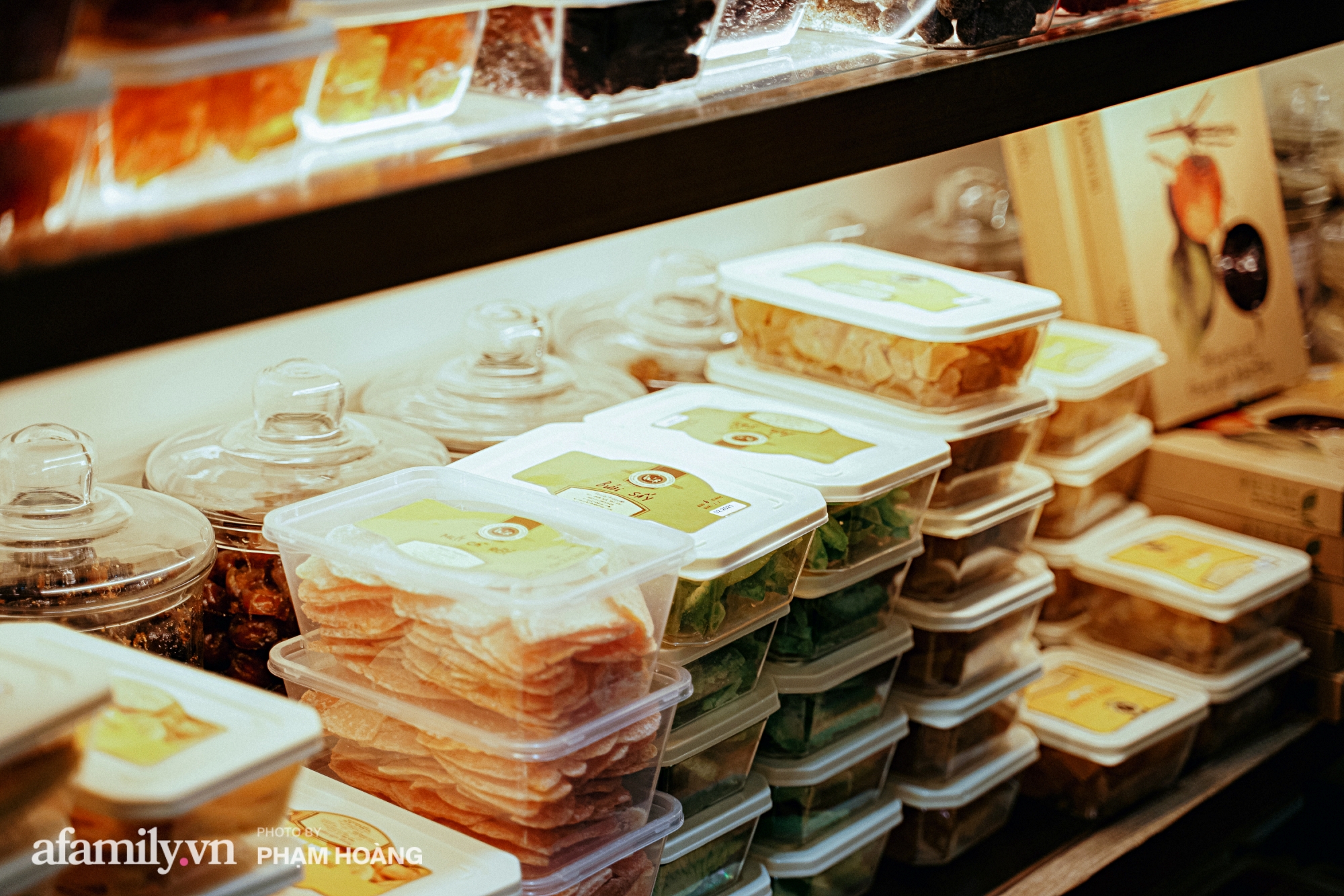 Chuyện về gia tộc kín tiếng chủ tiệm ô mai cổ truyền phố Hàng Da, với 3 thế hệ truyền thừa và lời đồn về món ô mai đặc biệt chỉ được bán đúng 7 ngày giáp Tết - Ảnh 10.