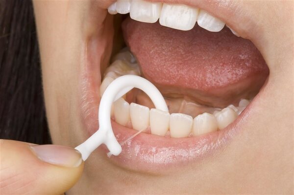 Sức khỏe bắt đầu từ hàm răng: BS nói bạn chắc chắn đang có vấn đề về răng vì chưa làm tốt 3 việc - Ảnh 2.