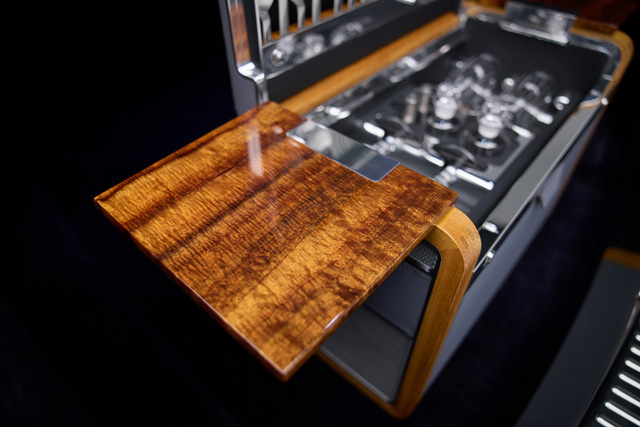 Khám phá Rolls-Royce Phantom độc nhất vô nhị sử dụng gỗ Koa siêu quý hiếm - Ảnh 1.