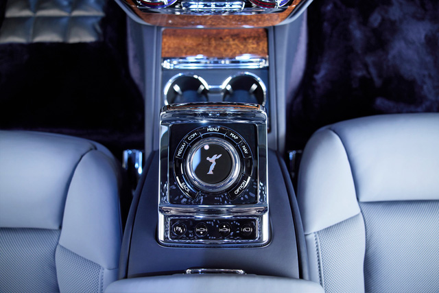 Khám phá Rolls-Royce Phantom độc nhất vô nhị sử dụng gỗ Koa siêu quý hiếm - Ảnh 5.