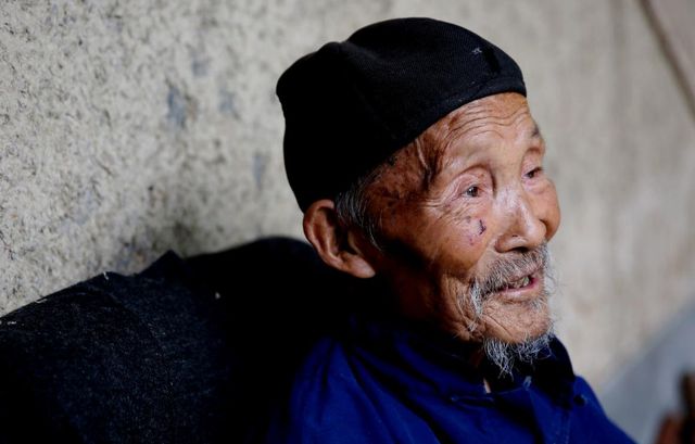 Cụ già 102 tuổi cả đời không bị loãng xương, bí quyết của cụ gói gọn trong 3 điều, làm đúng tự nhiên sẽ sống lâu hơn - Ảnh 2.