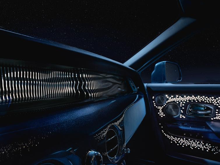 Rolls-Royce ra mắt bộ sưu tập Phantom Tempus với cả dải thiên hà huyền bí trong cabin - Ảnh 2.