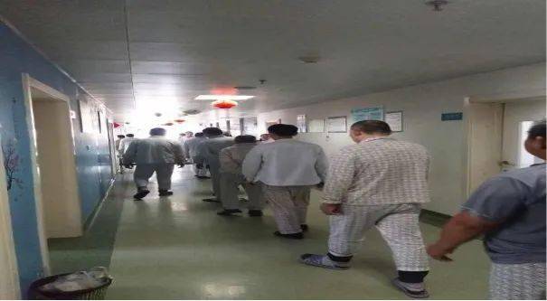  BS hé lộ hình ảnh hiếm của bệnh nhân trầm cảm: Chữa bệnh về tâm thần cũng thật lắm công phu - Ảnh 8.