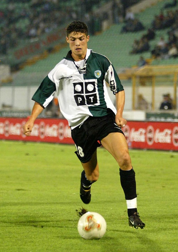 Ronaldo tuổi 36: Hành trình từ cậu bé nghèo đến triệu phú thể thao - Ảnh 5.