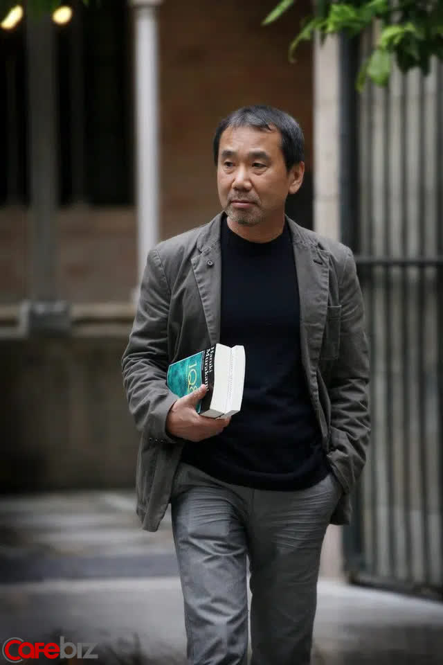  30 tuổi vẫn độc thân, hãy đọc Murakami Haruki: Đừng vì cô đơn quá lâu mà bước vào một mối quan hệ tạm bợ  - Ảnh 2.