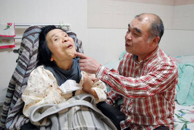 Vụ tấn công bằng khí độc sarin chấn động lịch sử nước Nhật: Ký ức đau thương kéo dài hơn 25 năm, 6000 người vẫn chịu di chứng - Ảnh 1.