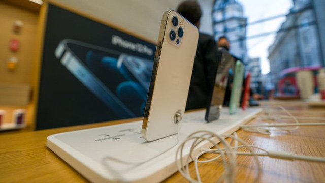 Bán iPhone không củ sạc, Apple bị Brazil phạt 2 triệu USD - Ảnh 1.