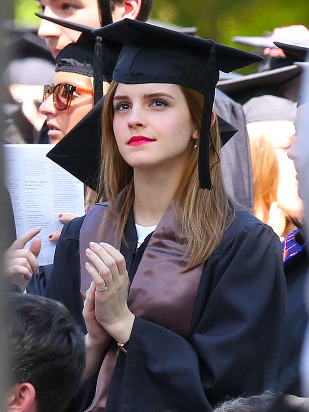  Emma Watson: Cô phù thủy Hermione thành sếp lớn của Gucci, sự nghiệp tỉ lệ nghịch với nhan sắc tuột dốc không phanh  - Ảnh 27.