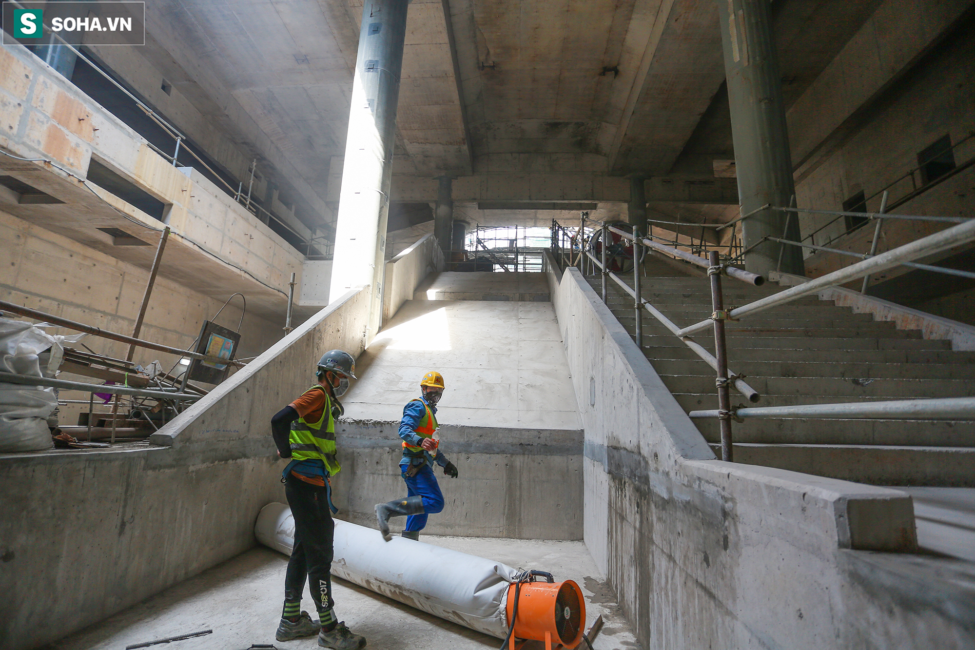 [Ảnh] Cận cảnh ga ngầm metro có giếng trời xuyên xuống lòng đất giữa trung tâm Sài Gòn - Ảnh 11.