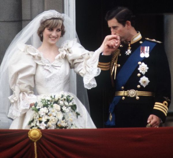  Đằng sau cuộc hôn nhân đổ vỡ giữa Công nương Diana và Thái tử Charles: “Đừng nói rằng họ chưa từng yêu nhau” - Ảnh 1.