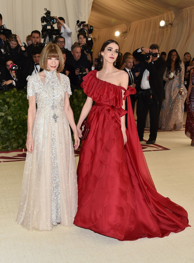 Góc khuất đại tiệc hào nhoáng nhất thế giới Met Gala: Cấm cửa vì thù riêng, chồng tiền để có vé và thủ đoạn kiếm trăm tỷ - Ảnh 15.