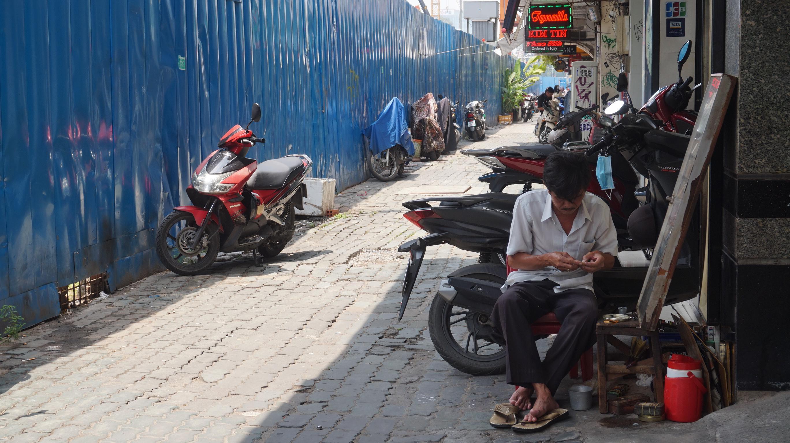 Cung đường vàng chờ giải phóng lô cốt sau 7 năm - Ảnh 10.