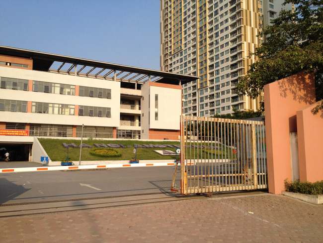 Hà Nội dừng tuyển sinh hệ song bằng lớp 6: Loạt vấn đề đặt ra khiến những phụ huynh có con đang theo học đứng ngồi không yên - Ảnh 8. Hà Nội dừng tuyển sinh hệ song bằng lớp 6: Loạt vấn đề đặt ra khiến những phụ huynh có con đang theo học đứng ngồi không yên - Ảnh 8.