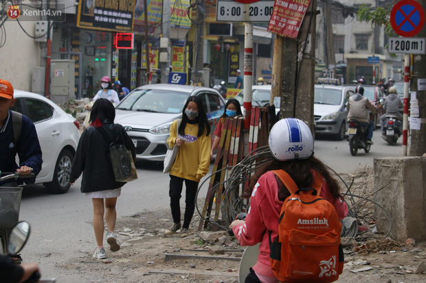 Hà Nội: Nhếch nhác trên tuyến phố 400m thi công 2 năm chưa xong - Ảnh 11.