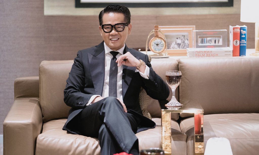 Ngoài NTK Quách Thái Công, Việt Nam còn 2 nhà thiết kế nội thất nổi danh:  Người được ví là "đối thủ của Einstein", người góp phần trong các công  trình nổi