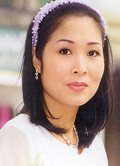 NSND Hồng Vân: Nữ tướng làng kịch và cuộc hôn nhân bền bỉ với “tình đầu”, gương mặt tin dùng của các chương trình hôn nhân gia đình - Ảnh 1.