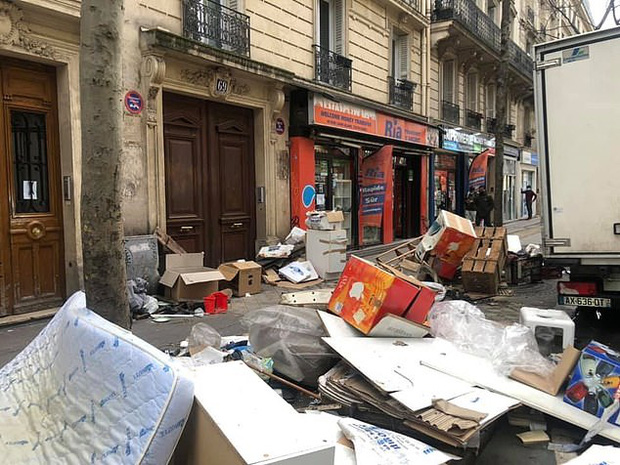  Những hình ảnh gây sốc cho thấy thành phố Paris hoa lệ ngập trong rác khiến cộng đồng mạng thất vọng tràn trề, chuyện gì đang xảy ra? - Ảnh 2.