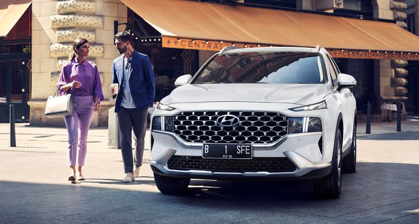 Hình ảnh thực tế và giá bán Hyundai SantaFe 2021 mới màu xanh biển