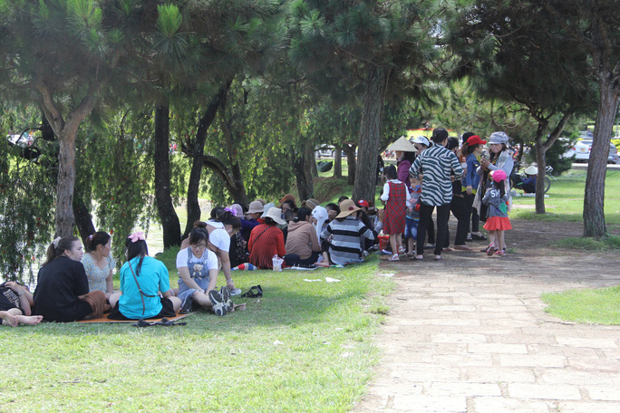  Mất 20 giờ chưa tới Đà Lạt do kẹt xe kinh hoàng ở đèo Bảo Lộc, Quốc lộ 20  - Ảnh 5.