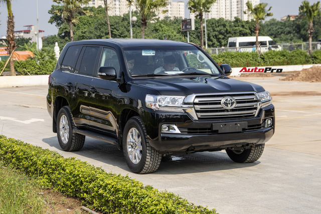 Đại lý Toyota nhận đặt cọc Land Cruiser 2021 tại VN: Xe về cuối năm, khách mua bản cũ phải chi thêm 200 triệu đồng  - Ảnh 8.