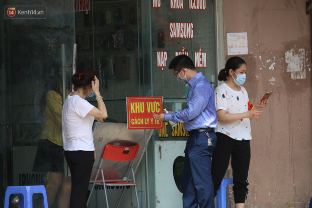 Hà Nội: Phong tỏa chung cư Đại Thanh sau khi ghi nhận ca dương tính với SARS-CoV-2 - Ảnh 5.