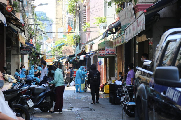  TP.HCM: Phong tỏa 1 con hẻm ở quận 3 vì liên quan đến ca nghi nhiễm Covid-19 - Ảnh 1.