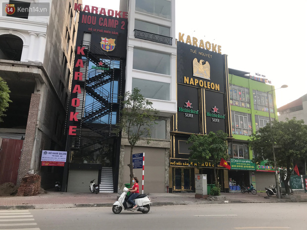 Ảnh: Quán karaoke, game ở Hà Nội lại ngủ đông giữa hè để phòng dịch Covid-19 - Ảnh 3.