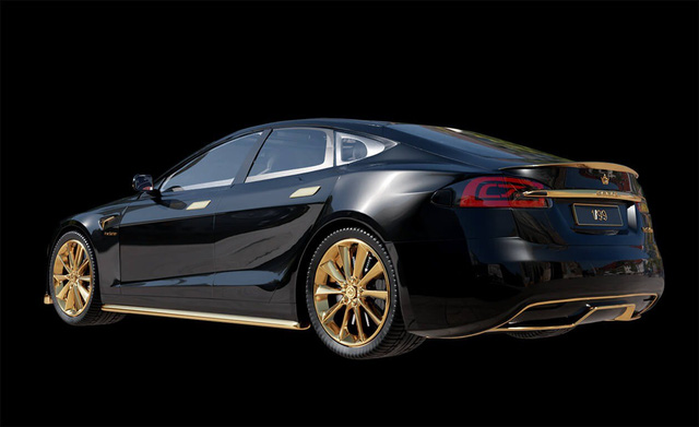 Chơi xe kiểu nhà giàu: Chi 7 tỷ mua cặp Tesla và iPhone 12 mạ vàng giới hạn 99 đôi trên toàn thế giới  - Ảnh 5.