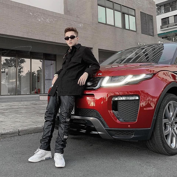 Những 9x tài năng ở Việt Nam sở hữu siêu xe tiền tỷ khi tuổi còn rất trẻ: Người sở hữu cả bộ sưu tập xe với giá trị tới 21 tỷ, người chi cả chục tỷ đồng cho một chiếc xe ưng ý - Ảnh 3. Những 9x tài năng ở Việt Nam sở hữu siêu xe tiền tỷ khi tuổi còn rất trẻ: Người sở hữu cả bộ sưu tập xe với giá trị tới 21 tỷ, người chi cả chục tỷ đồng cho một chiếc xe ưng ý - Ảnh 3.