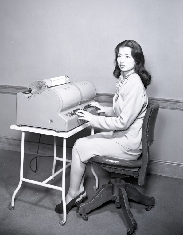 Cách cỗ máy đánh chữ 5.400 ký tự của IBM bị chinh phục bởi một người phụ nữ - Ảnh 2.