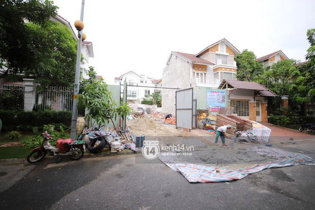  Trực tiếp thăm biệt thự của Thuỷ Tiên giữa ồn ào: Đã đập đi hoàn toàn để xây mới, công trình che kín, thông tin chủ đầu tư gây chú ý - Ảnh 7.