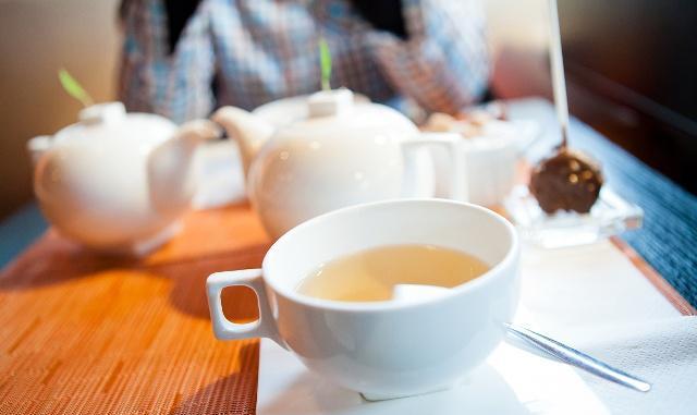 Người Nhật sống lâu nhờ uống trà nhưng có 3 thói quen uống trà không những không có lợi cho sức khỏe mà còn hại thận, nên tránh xa - Ảnh 2.