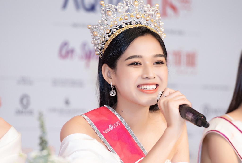 Soi điểm thi đại học của các Hoa hậu Việt Nam: Người dính nhiều ...