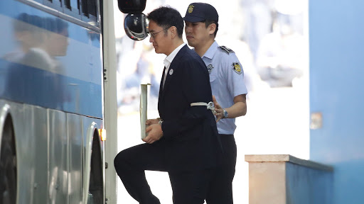 Vụ án thế kỷ của Hoàng đế và Thái tử Samsung: Cặp cha con chaebol quyền lực nhất Hàn Quốc lần lượt ngồi tù cùng vì một tội danh - Ảnh 6.