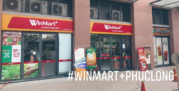 Siêu thị Vinmart+ bắt đầu đổi tên thành Winmart+, mở cả kiosk Phúc Long kế bên - Ảnh 1.