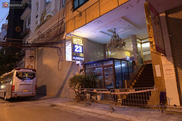  Hà Nội: Phong tỏa, đưa người của khách sạn, quán ăn trên phố Bùi Thị Xuân đi cách ly sau 5 ca dương tính SARS-CoV-2 - Ảnh 9.