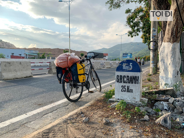Rong ruổi 3071km, chàng trai Hà Nội đạp xe xuyên Việt quyên góp tiền giúp người khiếm thị - Ảnh 2.