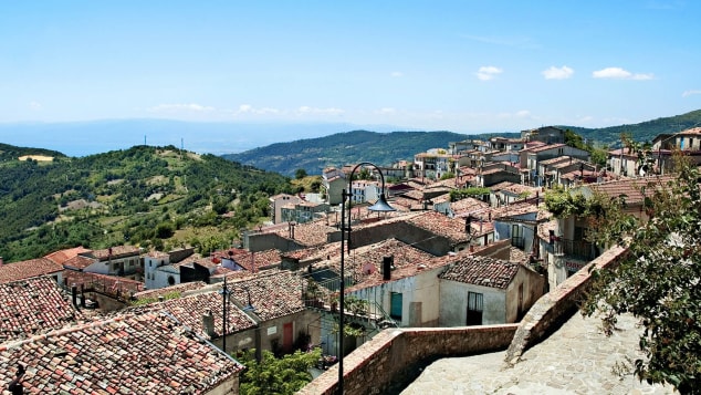 Ngôi làng ở Ý sẵn sàng chi 33.000 USD cho những ai chuyển đến ở: Chỉ cần đáp ứng 3 điều kiện sau, bạn có thể chuyển đến đây - Ảnh 3.