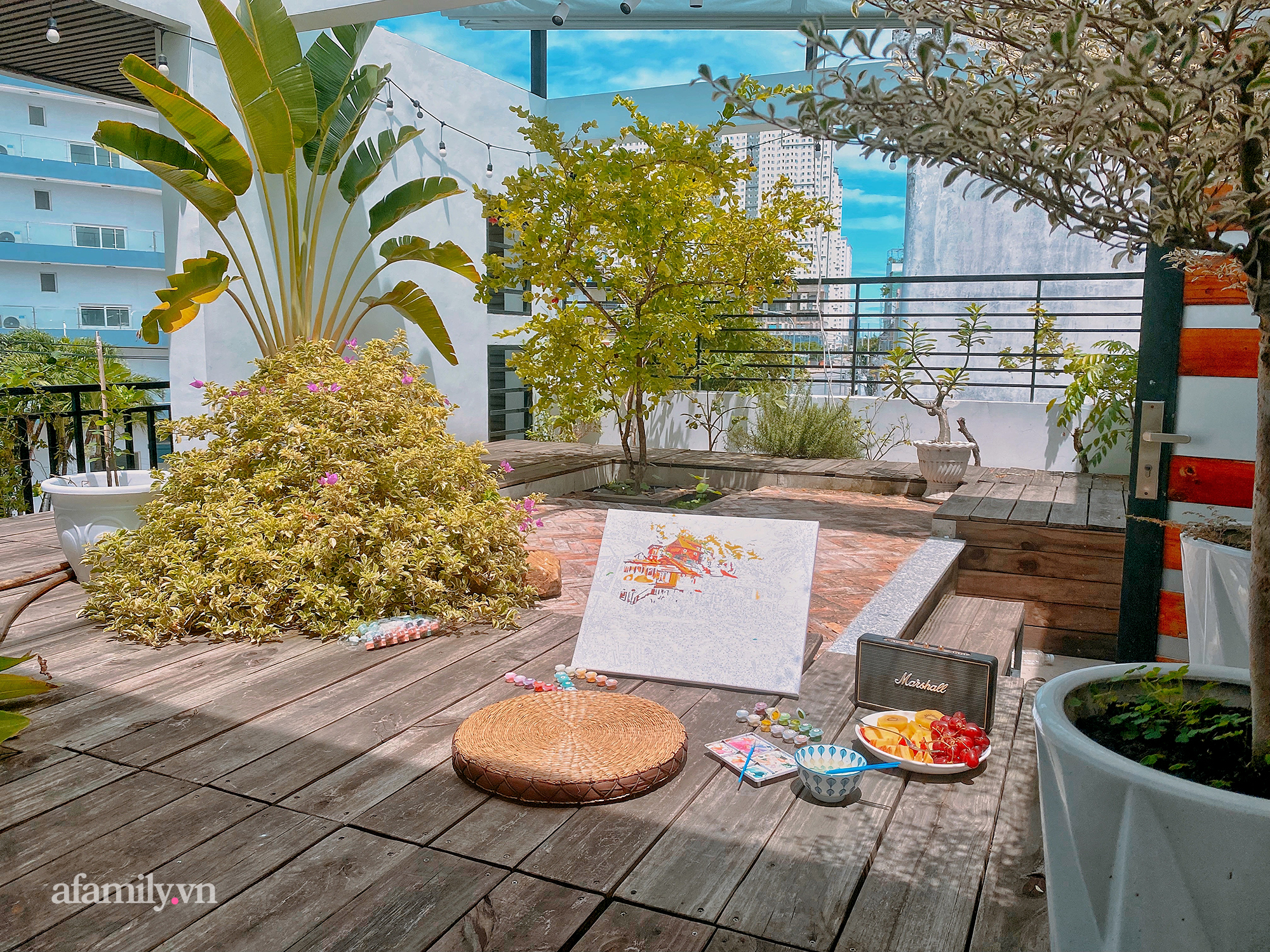 Tô tranh theo số trở thành thứ gây sốt tại Sài Gòn vì giết thời gian cực hiệu quả, có người còn kiếm được tiền trong đợt giãn cách xã hội - Ảnh 1. Tô tranh theo số trở thành thứ gây sốt tại Sài Gòn vì giết thời gian cực hiệu quả, có người còn kiếm được tiền trong đợt giãn cách xã hội - Ảnh 1.