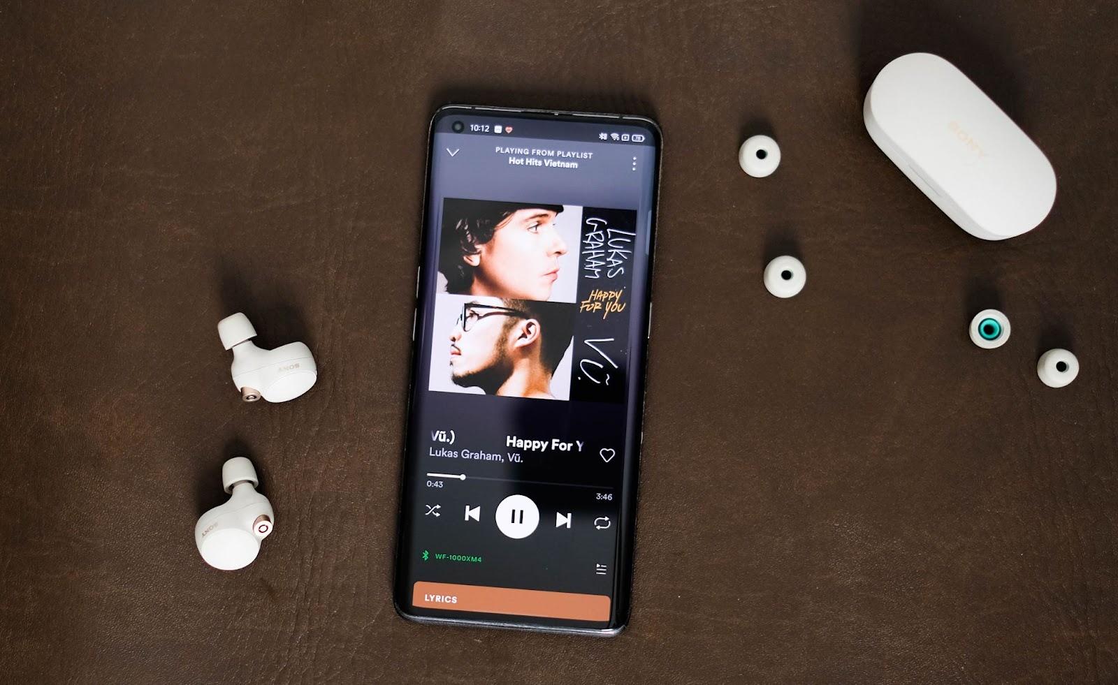 Đánh giá tai nghe không dây WF-1000XM4: Đủ sức đánh bại AirPods Pro? - Ảnh 11. Đánh giá tai nghe không dây WF-1000XM4: Đủ sức đánh bại AirPods Pro? - Ảnh 11.