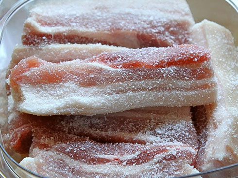 5 sai lầm cấp đông thịt lợn trong tủ lạnh mà người Việt cần bỏ ngay vì dễ sinh vi khuẩn gây bệnh hoặc làm lãng phí dinh dưỡng món ăn - Ảnh 3.