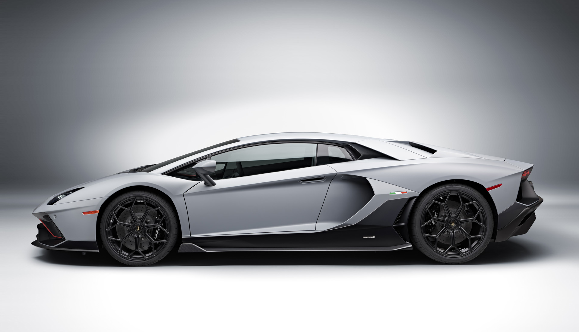 Lamborghini Aventador LP780-4 - cực phẩm khép lại 