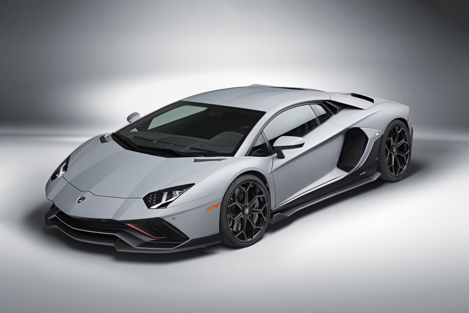 Lamborghini Aventador LP780-4 - cực phẩm khép lại 