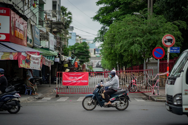 Sài Gòn luôn là nơi đầy cảm xúc và sự đa dạng với văn hóa và con người đa dạng. Sự hòa quyện giữa cổ kính và hiện đại, đem lại cho du khách những trải nghiệm tuyệt vời. Hãy xem những bức ảnh đẹp về Sài Gòn cảm xúc để hiểu rõ hơn về thành phố này.