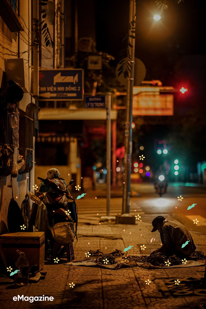 Sài Gòn với khí thế dân đô thị sôi nổi, đô thị đầy tiềm năng và tự hào với những nét đẹp cổ kính. Những hình ảnh mỉm cười của thành phố sẽ khiến bạn yêu những con đường nối liền ký ức, tình cảm đậm sâu từng chút một.