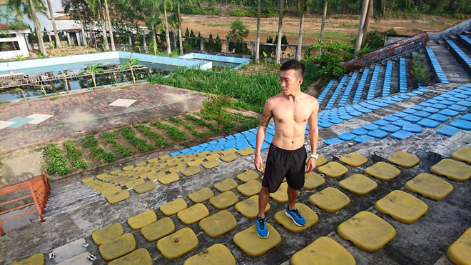 YouTuber máu liều nhất Việt Nam: Đi khắp đất nước khám phá toàn địa điểm rùng rợn, thu nhập mỗi tháng có khi lên đến cả trăm triệu đồng - Ảnh 6.