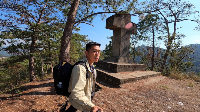 YouTuber máu liều nhất Việt Nam: Đi khắp đất nước khám phá toàn địa điểm rùng rợn, thu nhập mỗi tháng có khi lên đến cả trăm triệu đồng - Ảnh 9.