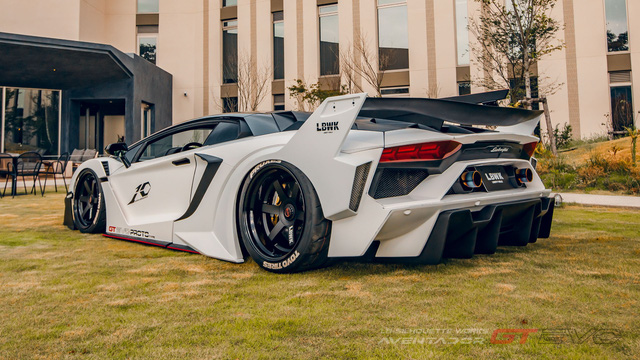 Lamborghini Aventador Liberty Walk đắt nhất thế giới: Gói độ ngang tiền siêu xe thể hiện độ chơi hết nấc của đại gia - Ảnh 3.