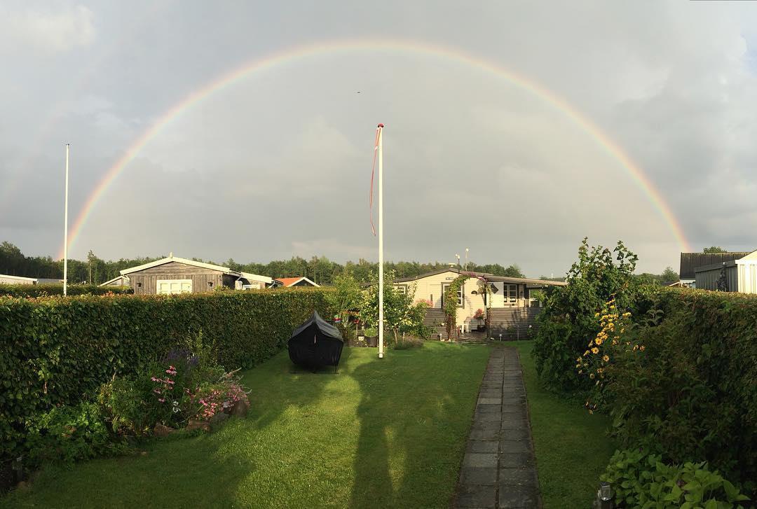 Ngôi làng có kiến trúc kỳ lạ ở Đan Mạch: Cách bố trí độc đáo, tạo nên khung cảnh siêu thực, ấn tượng đến kinh ngạc - Ảnh 5. Ngôi làng có kiến trúc kỳ lạ ở Đan Mạch: Cách bố trí độc đáo, tạo nên khung cảnh siêu thực, ấn tượng đến kinh ngạc - Ảnh 5.